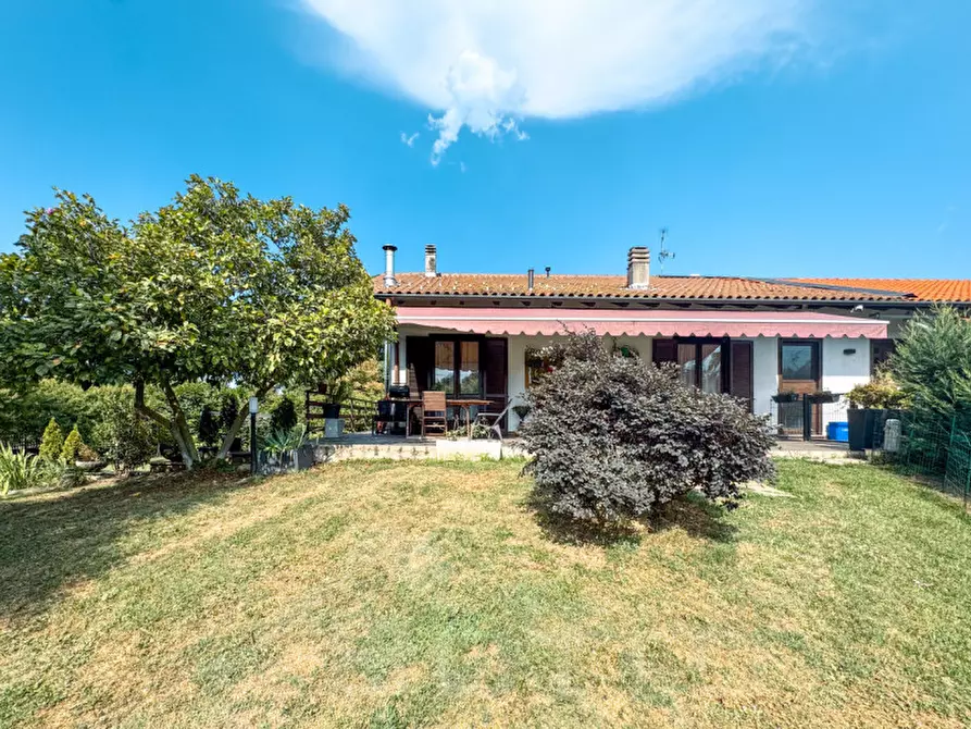 Immagine 1 di Casa bifamiliare in vendita  in via parolini 2/b a Borgomanero