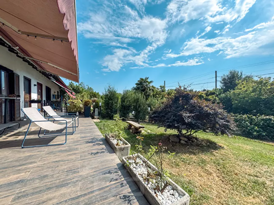 Immagine 3 di Casa bifamiliare in vendita  in via parolini 2/b a Borgomanero