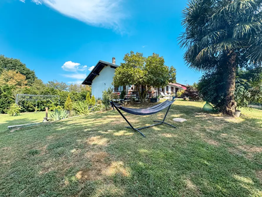 Immagine 6 di Casa bifamiliare in vendita  in via parolini 2/b a Borgomanero