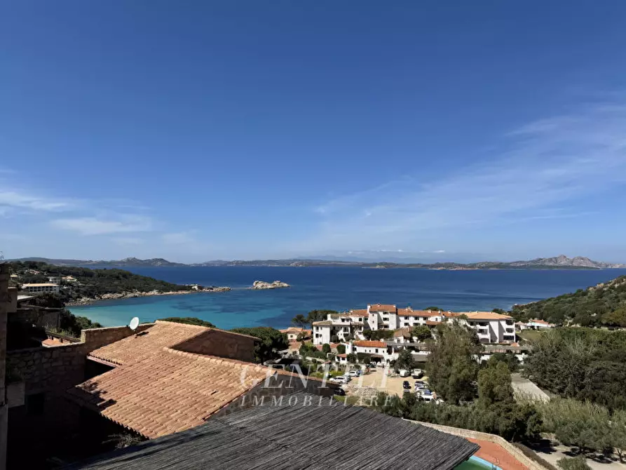 Immagine 19 di Appartamento in vendita  a Arzachena