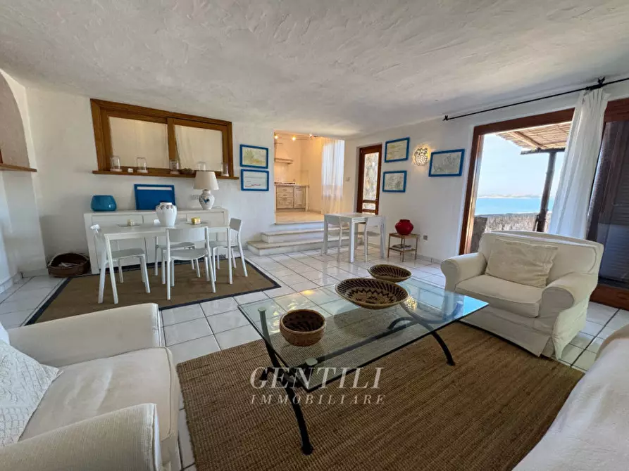 Immagine 20 di Appartamento in vendita  a Arzachena