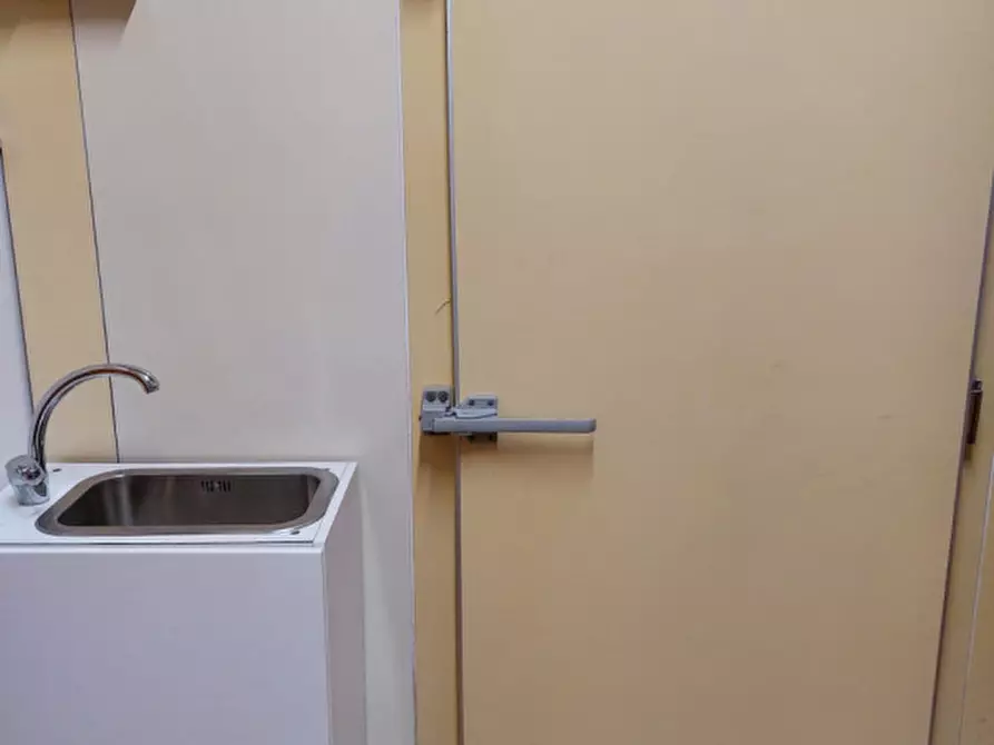 Immagine 5 di Attività commerciale in vendita  in Via Guizza a Albignasego