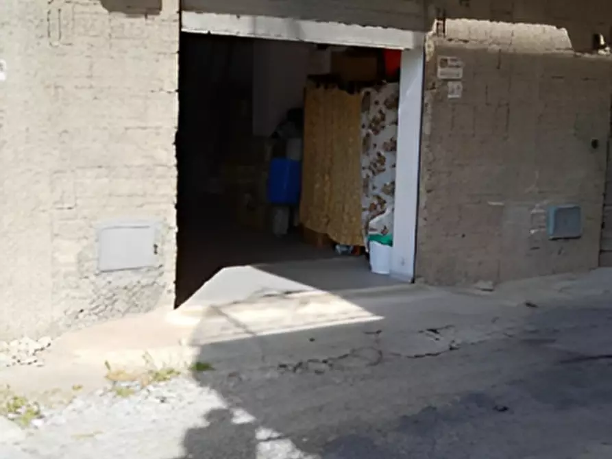 Immagine 4 di Magazzino in vendita  in viale stazione, via Magna Grecia, 20 a Torano Castello