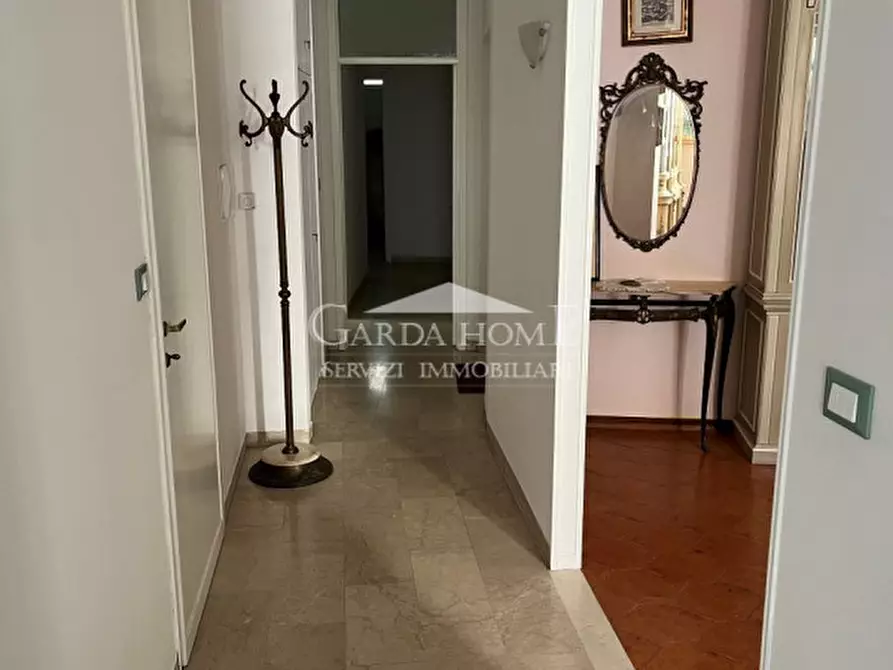 Immagine 8 di Appartamento in vendita  in Via Sant'Angela Merici a Desenzano Del Garda