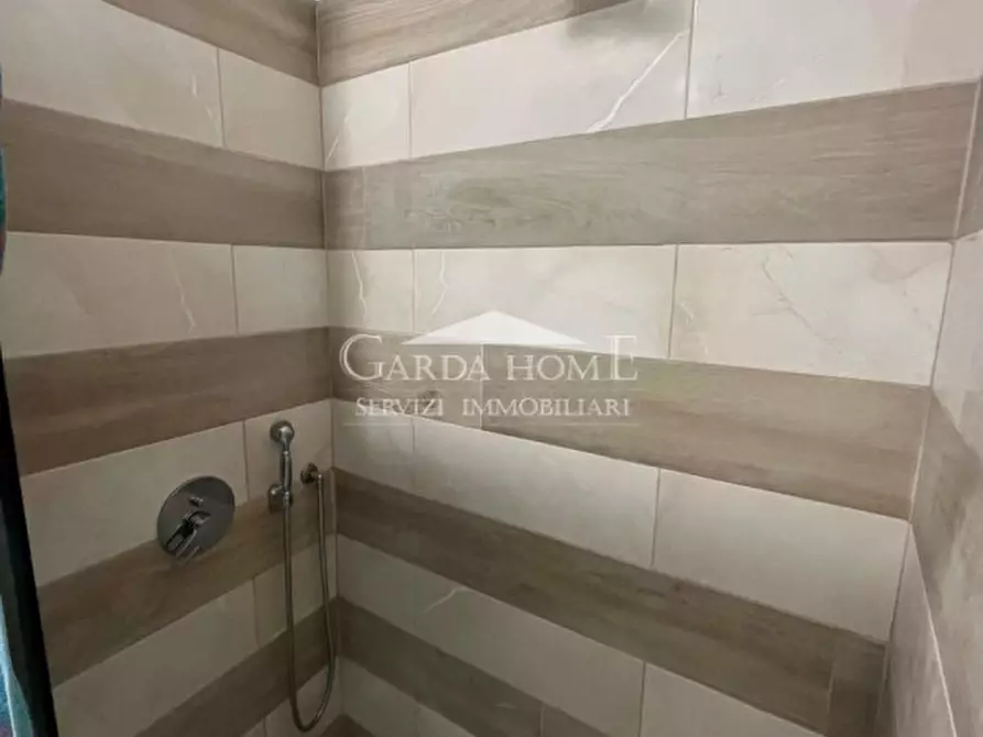 Immagine 13 di Appartamento in vendita  in Via Sant'Angela Merici a Desenzano Del Garda