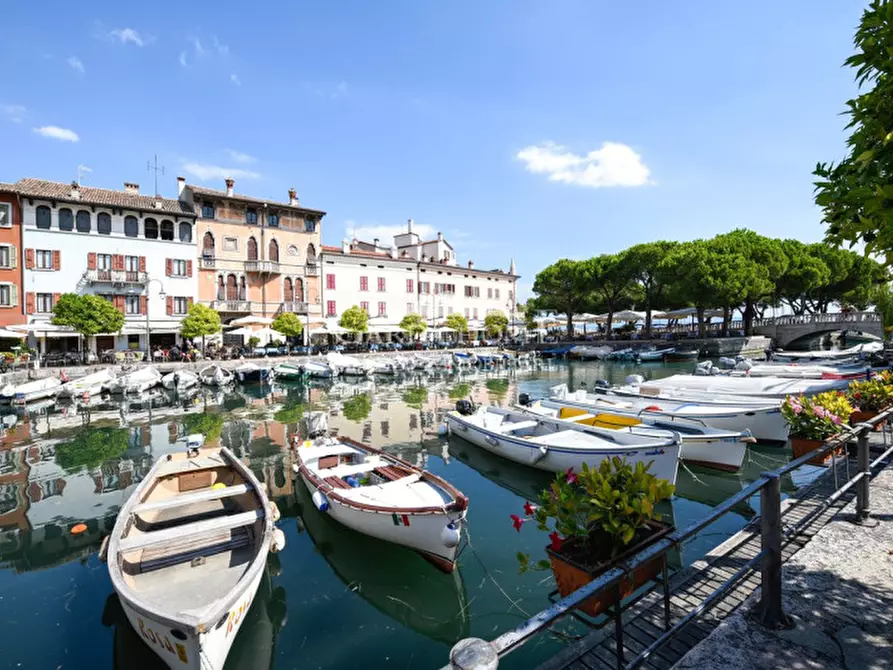 Immagine 14 di Appartamento in vendita  in Via Sant'Angela Merici a Desenzano Del Garda