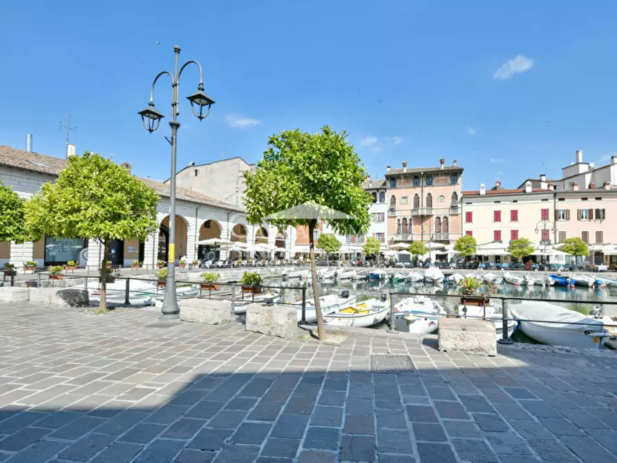 Immagine 15 di Appartamento in vendita  in Via Sant'Angela Merici a Desenzano Del Garda