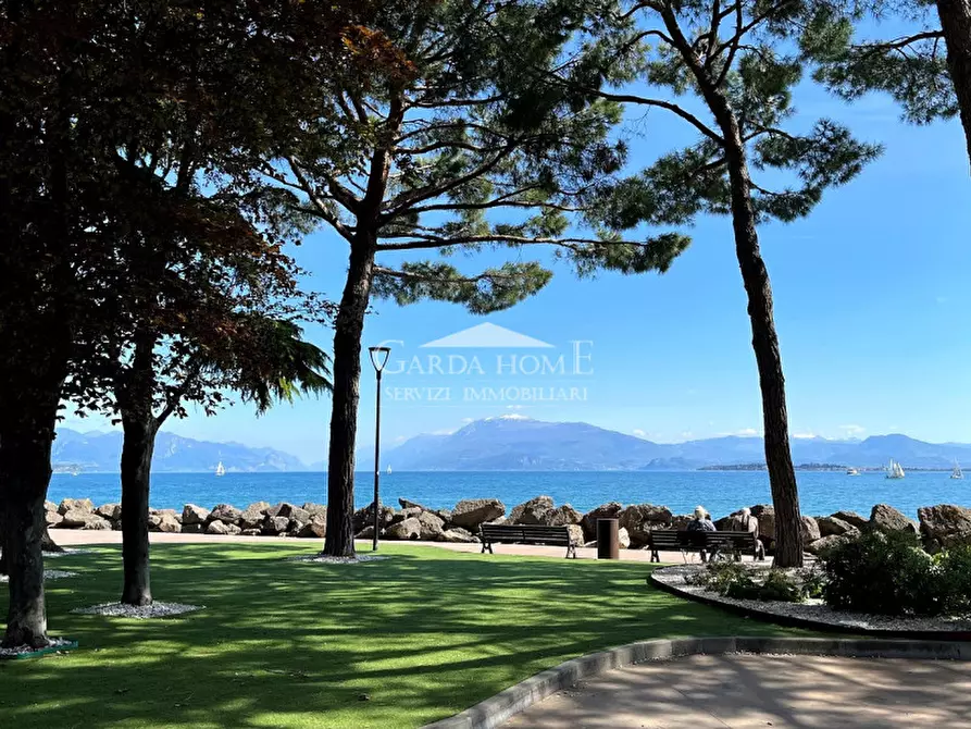 Immagine 18 di Appartamento in vendita  in Via Sant'Angela Merici a Desenzano Del Garda