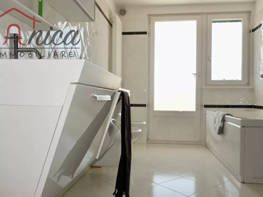 Immagine 11 di Appartamento in vendita  in Via di Zell a Trento