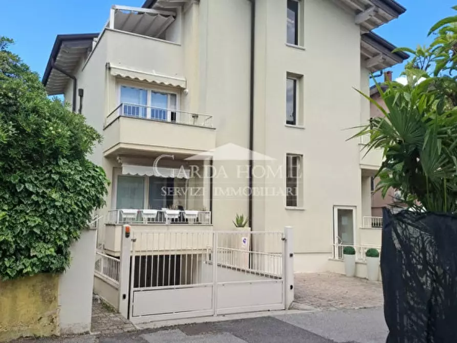 Immagine 1 di Appartamento in vendita  in Via San Benigno a Desenzano Del Garda