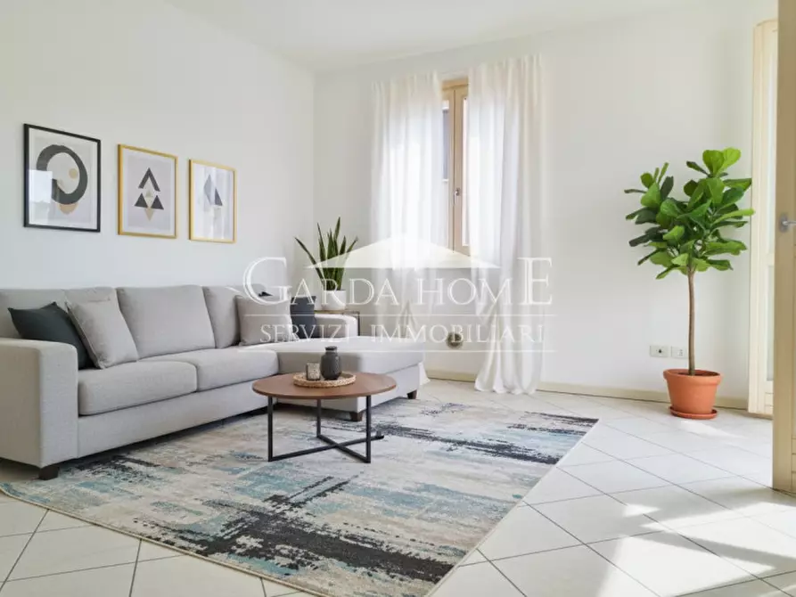 Immagine 4 di Appartamento in vendita  in Via San Benigno a Desenzano Del Garda