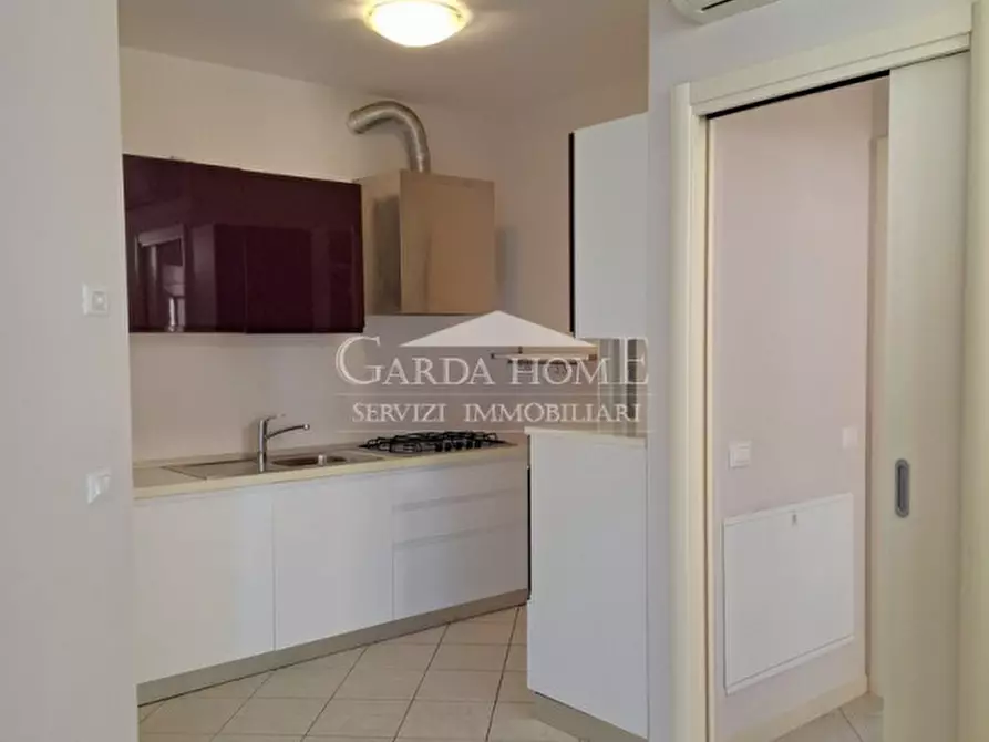 Immagine 5 di Appartamento in vendita  in Via San Benigno a Desenzano Del Garda
