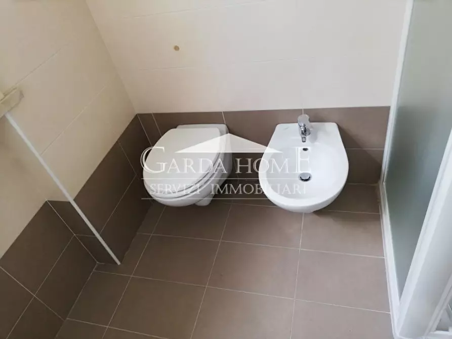 Immagine 17 di Appartamento in vendita  in Via San Benigno a Desenzano Del Garda