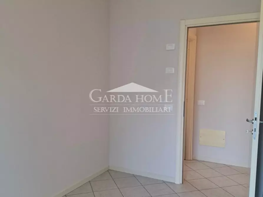 Immagine 16 di Appartamento in vendita  in Via San Benigno a Desenzano Del Garda
