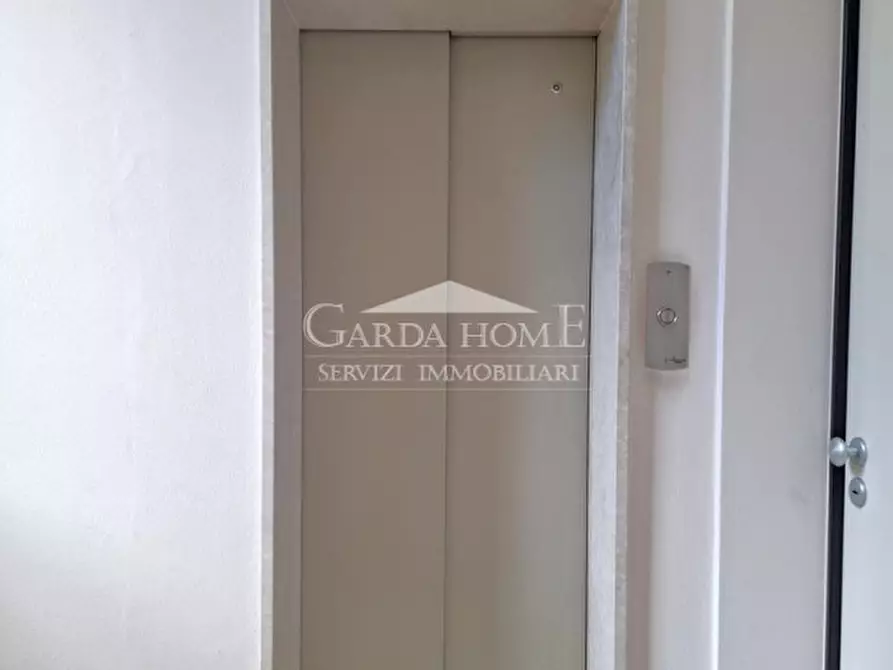 Immagine 25 di Appartamento in vendita  in Via San Benigno a Desenzano Del Garda
