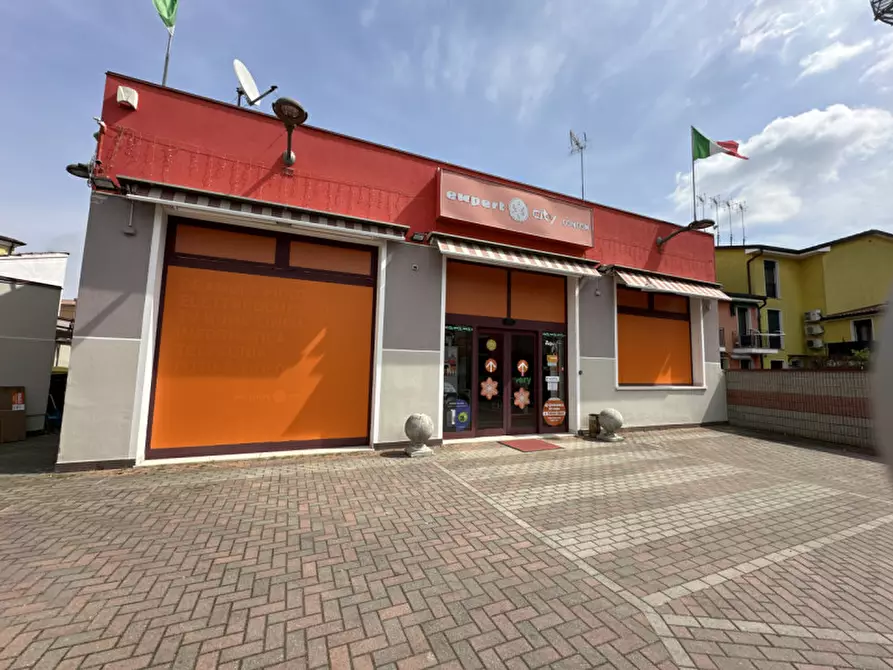 Immagine 3 di Attività commerciale in vendita  in Adria, Via Badini a Adria