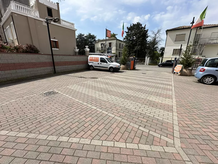 Immagine 4 di Attività commerciale in vendita  in Adria, Via Badini a Adria