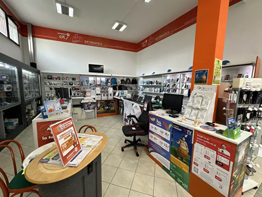 Immagine 10 di Attività commerciale in vendita  in Adria, Via Badini a Adria