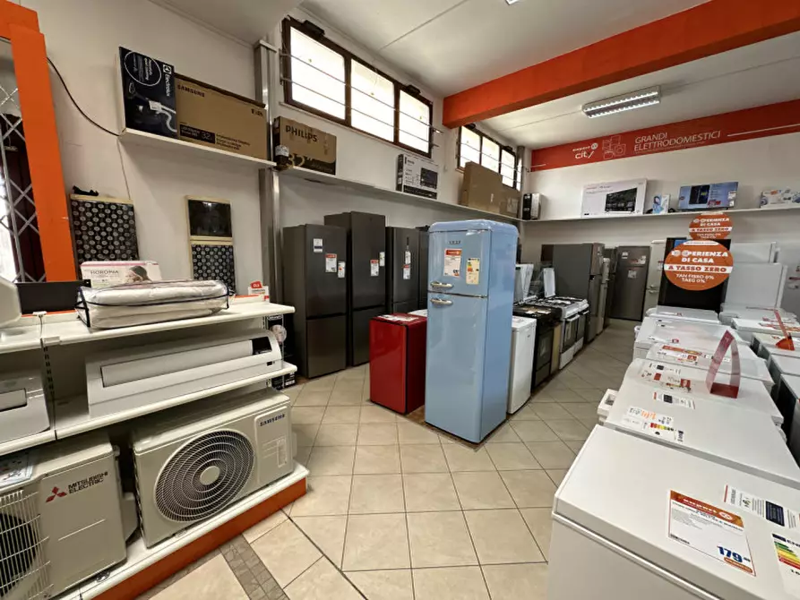 Immagine 15 di Attività commerciale in vendita  in Adria, Via Badini a Adria