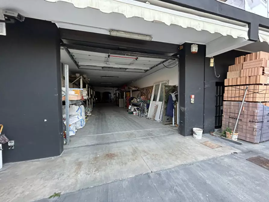Immagine 1 di Capannone industriale in affitto  in Via Giotto a Rubano
