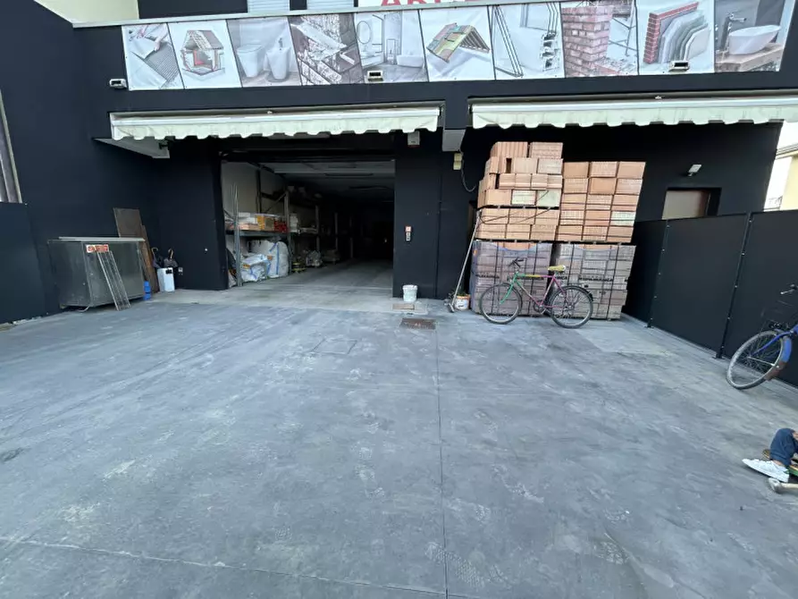 Immagine 2 di Capannone industriale in affitto  in Via Giotto a Rubano