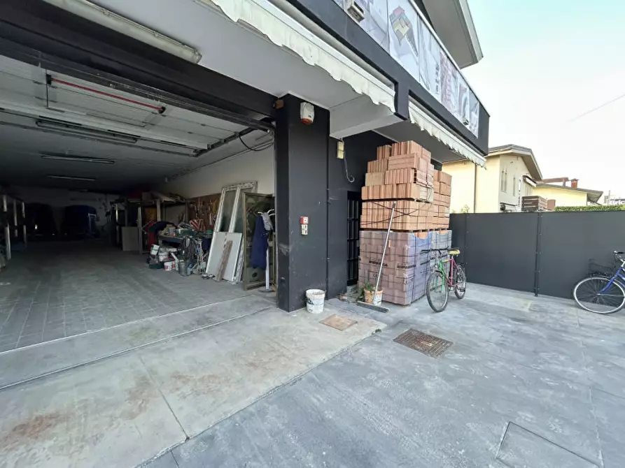 Immagine 3 di Capannone industriale in affitto  in Via Giotto a Rubano