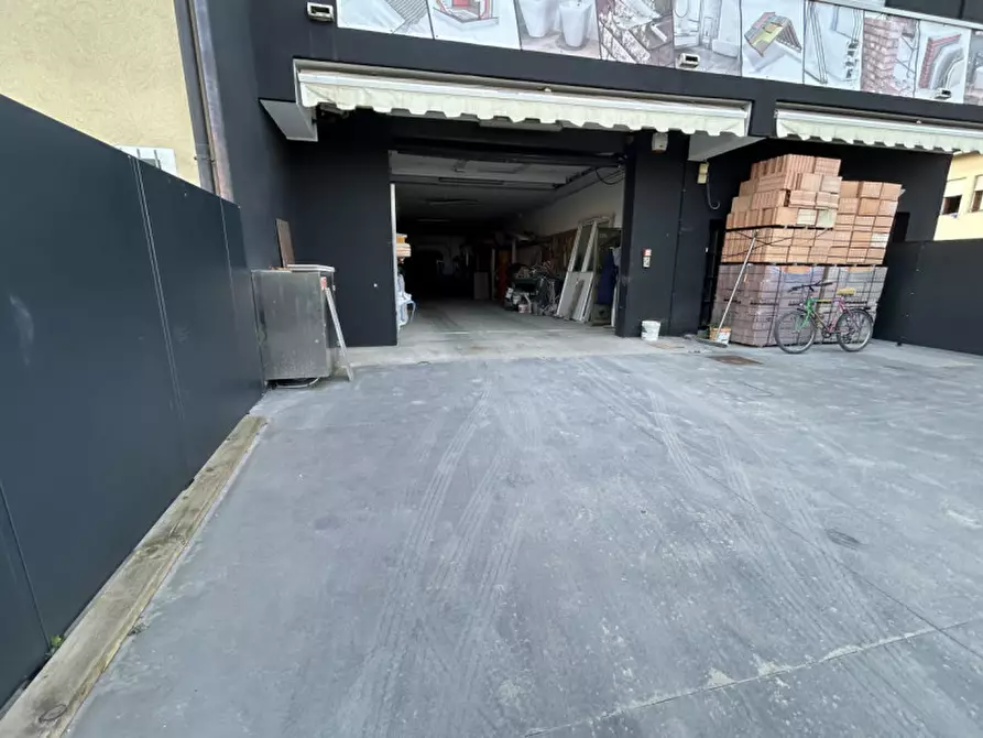 Immagine 5 di Capannone industriale in affitto  in Via Giotto a Rubano