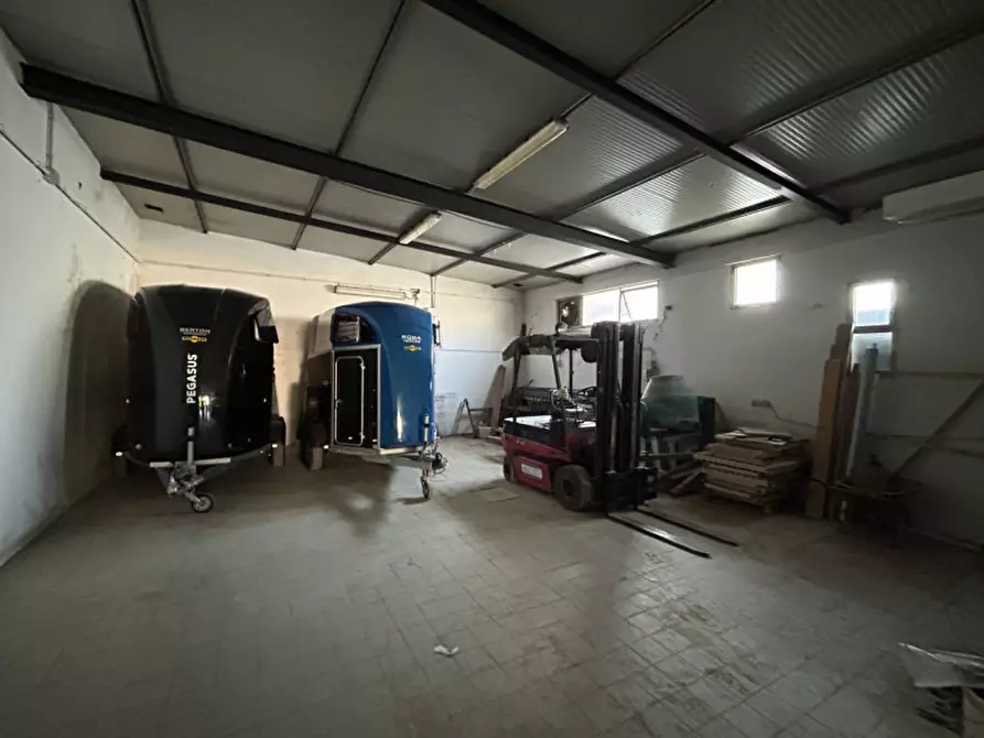 Immagine 6 di Capannone industriale in affitto  in Via Giotto a Rubano