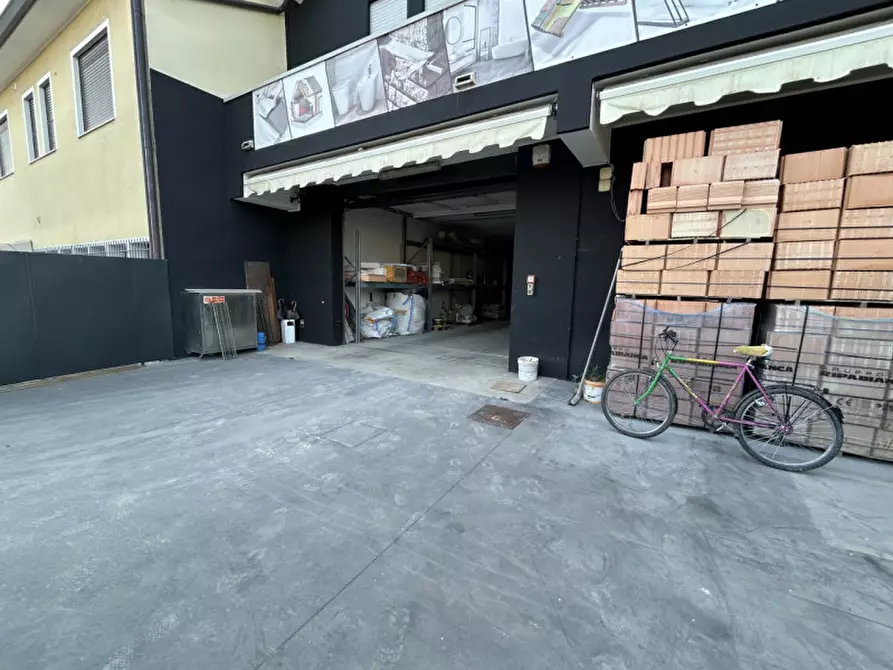 Immagine 7 di Capannone industriale in affitto  in Via Giotto a Rubano
