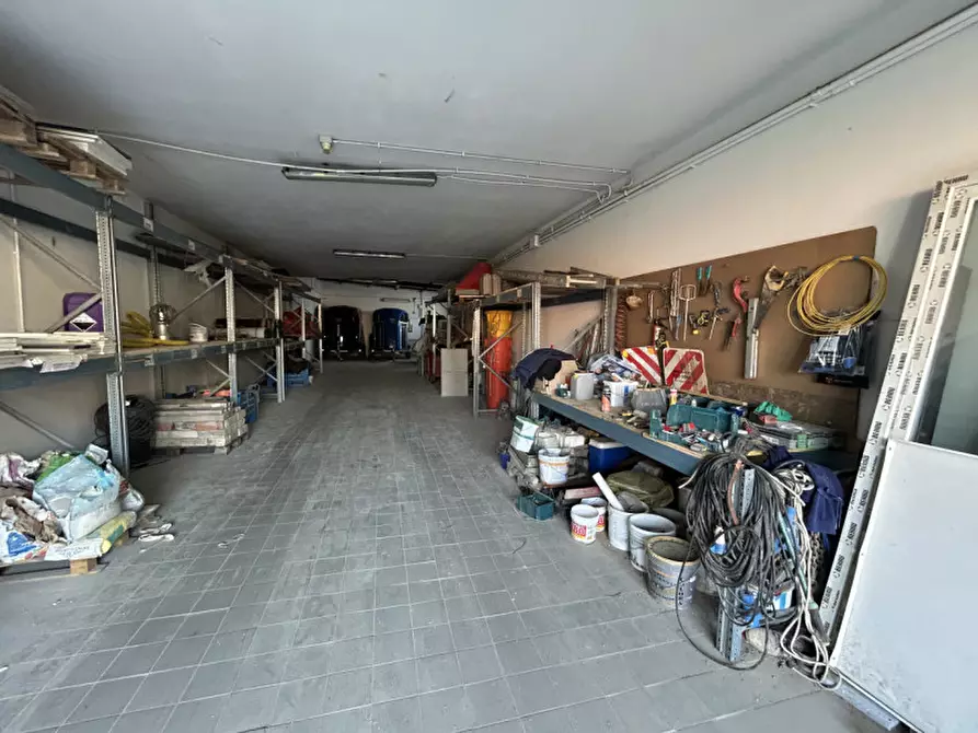 Immagine 8 di Capannone industriale in affitto  in Via Giotto a Rubano