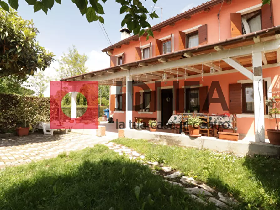 Immagine 1 di Casa bifamiliare in vendita  in Via Termine a Breda Di Piave