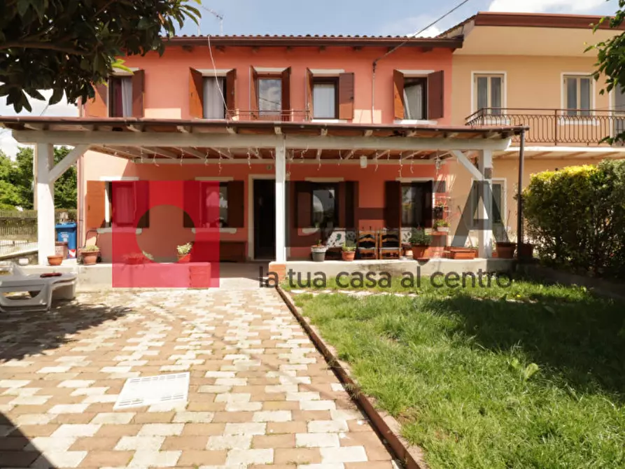Immagine 2 di Casa bifamiliare in vendita  in Via Termine a Breda Di Piave
