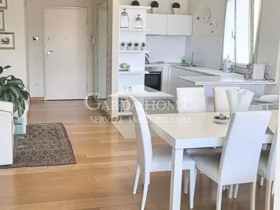 Immagine 1 di Appartamento in vendita  in Viale Cavour a Desenzano Del Garda