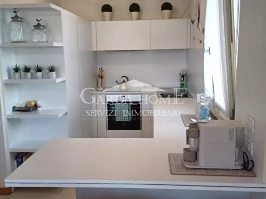 Immagine 5 di Appartamento in vendita  in Viale Cavour a Desenzano Del Garda