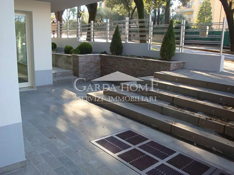 Immagine 15 di Appartamento in vendita  in Viale Cavour a Desenzano Del Garda