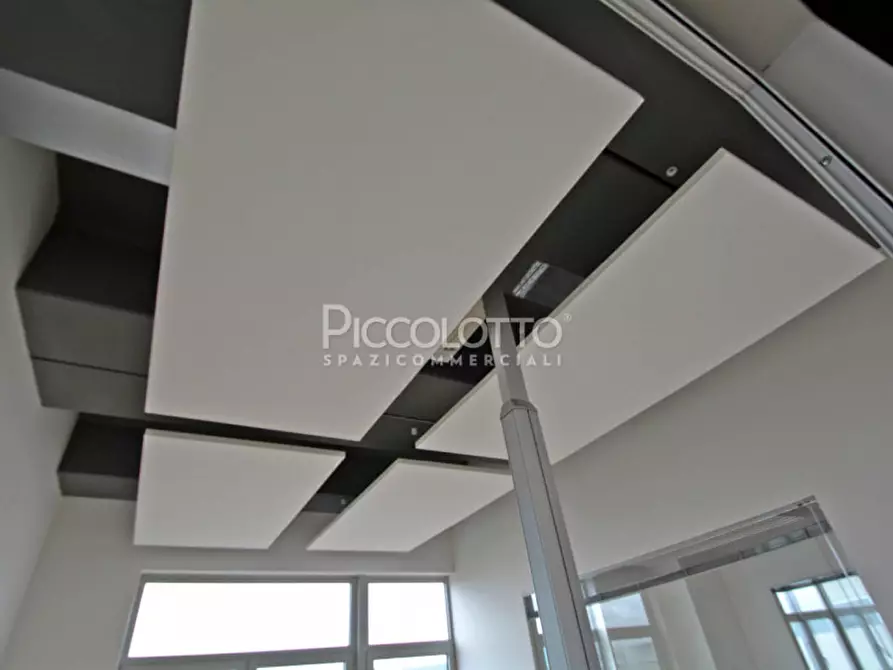 Immagine 12 di Ufficio in affitto  in via Ferraris Galileo a Montebelluna