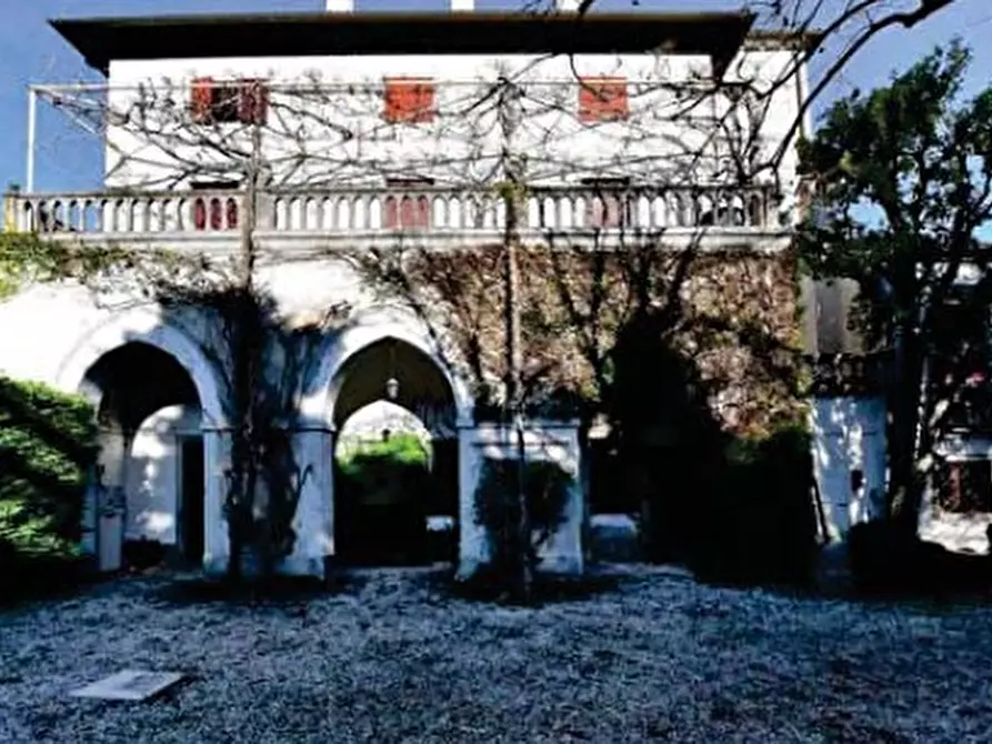 Immagine 2 di Villa in vendita  in Viale Camillo Benso Conte di Cavour, 99 a Vittorio Veneto
