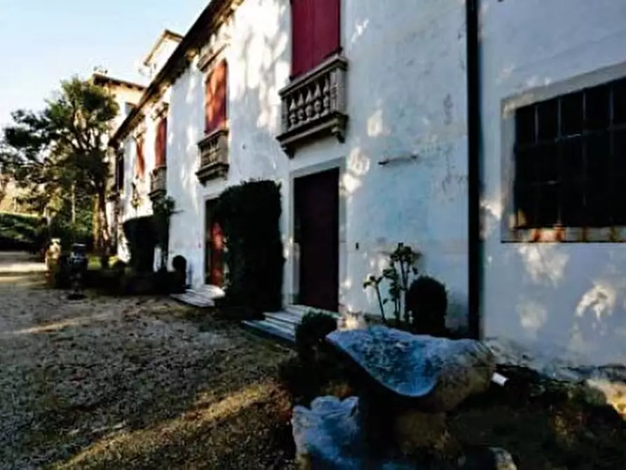 Immagine 3 di Villa in vendita  in Viale Camillo Benso Conte di Cavour, 99 a Vittorio Veneto