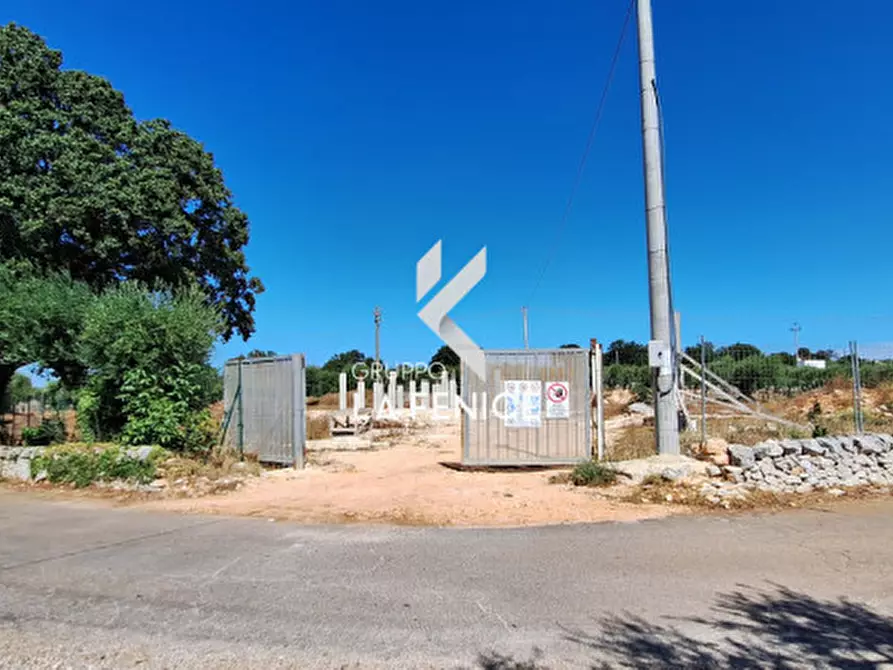 Immagine 1 di Villa in vendita  in contrada Nunzio a Locorotondo