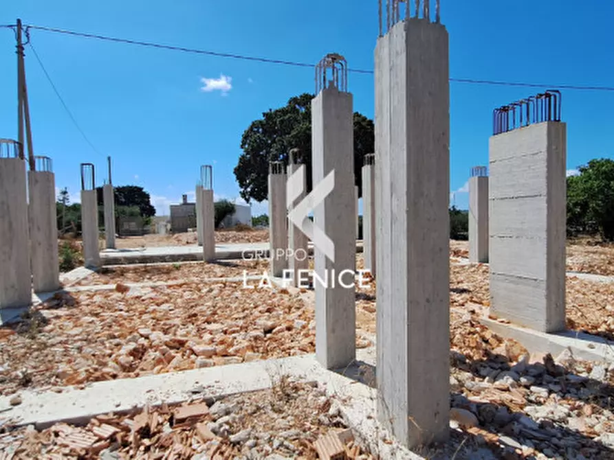 Immagine 27 di Villa in vendita  in contrada Nunzio a Locorotondo