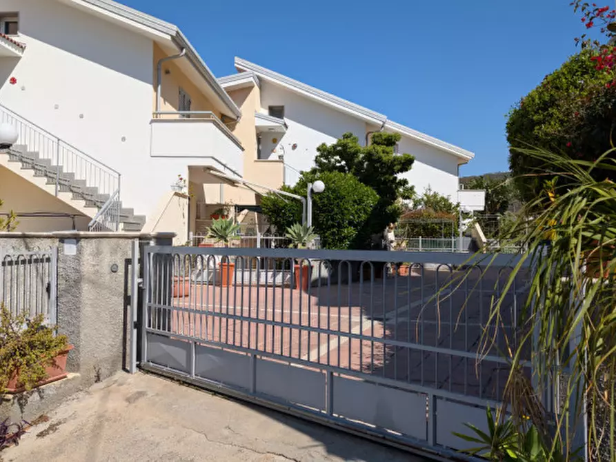 Immagine 2 di Villetta a schiera in vendita  in Via Aladà a San Lorenzo