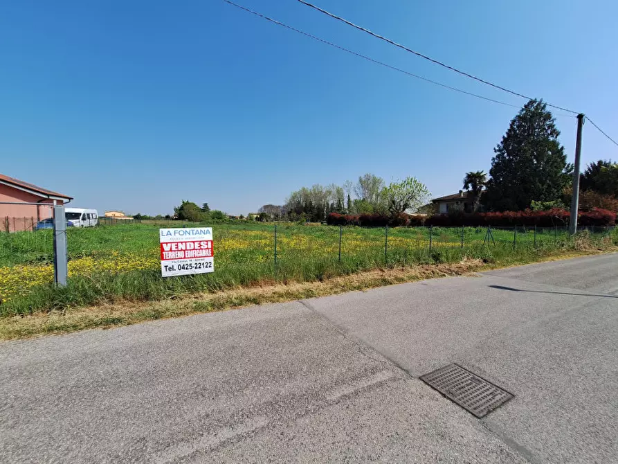 Immagine 1 di Terreno in vendita  in Via Minadois a Rovigo