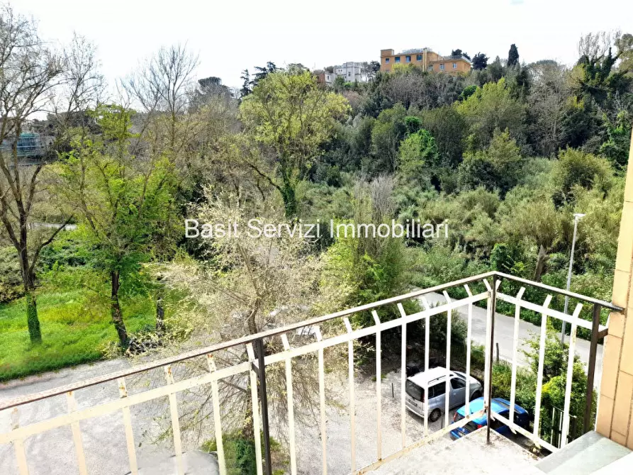 Immagine 35 di Appartamento in vendita  in Via dei Buonvisi a Roma