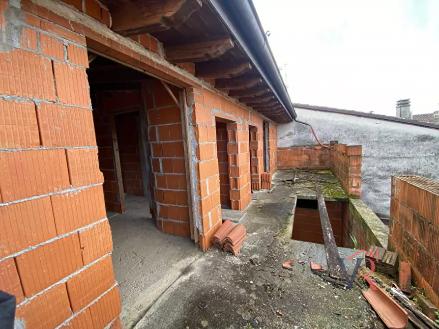 Immagine 1 di Rustico / casale in vendita  a Dello