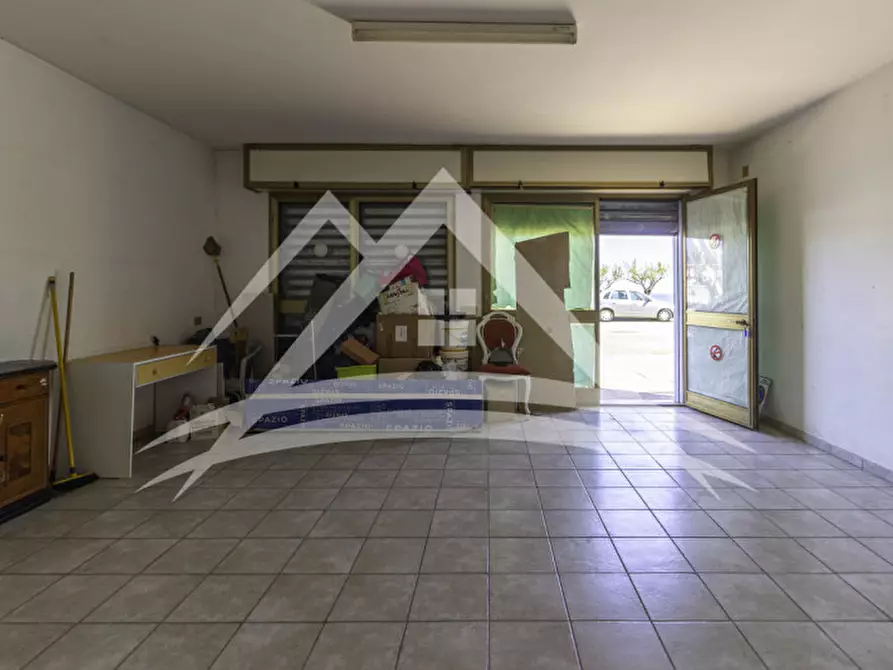 Immagine 4 di Negozio in vendita  in Via Lungomare balai, 14 a Porto Torres