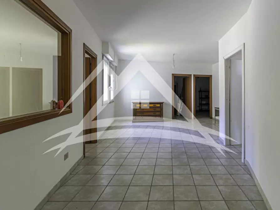 Immagine 9 di Negozio in vendita  in Via Lungomare balai, 14 a Porto Torres