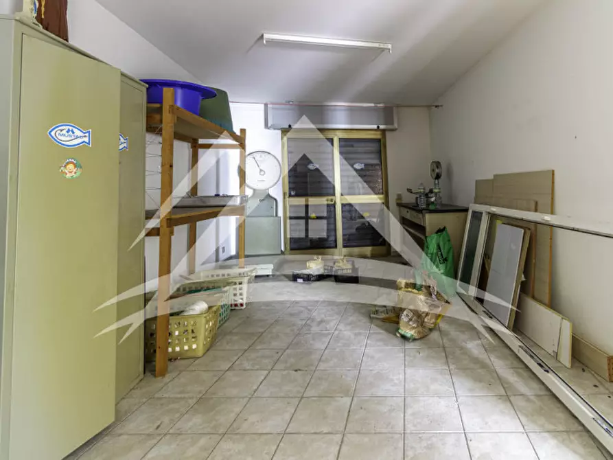 Immagine 14 di Negozio in vendita  in Via Lungomare balai, 14 a Porto Torres