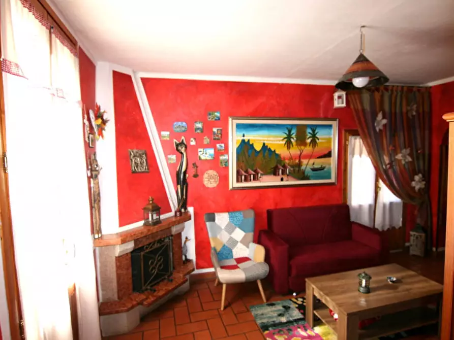 Immagine 10 di Villetta a schiera in vendita  a Montepulciano