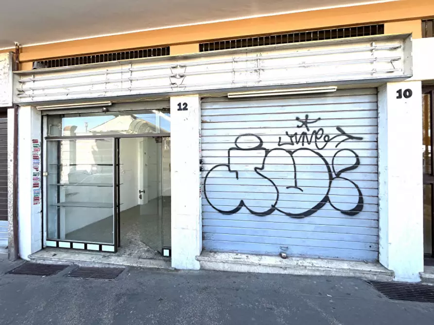 Immagine 16 di Negozio in affitto  in Via Cherso a Roma