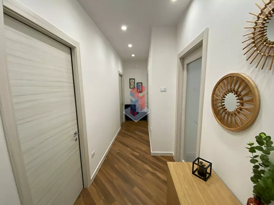 Immagine 2 di Appartamento in vendita  in CAPODICHINO - VIA SOGLIANO a Napoli